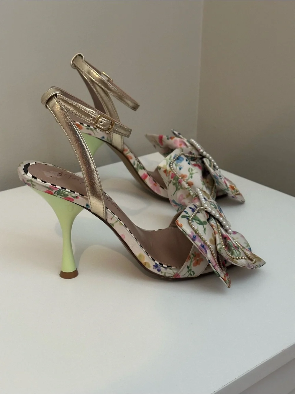 Betsey Johnson Denly - Natural Ditsy Sz 7 - Picture 1 of 4